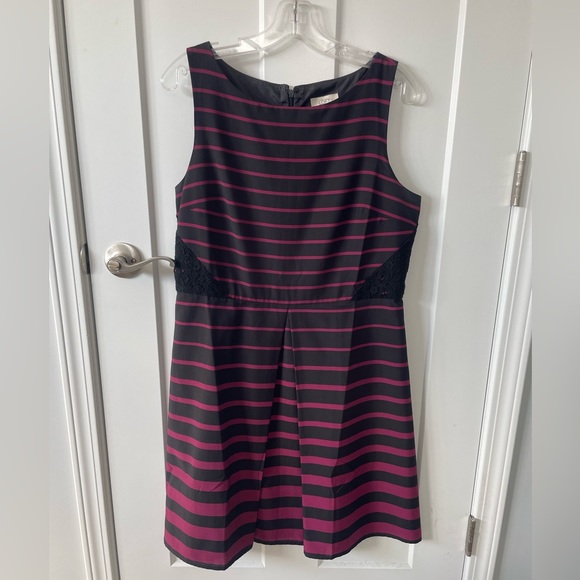 Loft Dress - Picture 1 of 4